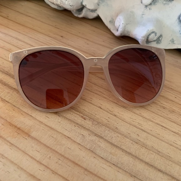 H&M pink sun glasses - Picture 7 of 7